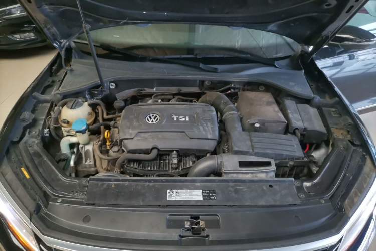 Used Volkswagen Passat 2017 330TSI DSG Luxury Edition Engine Bay