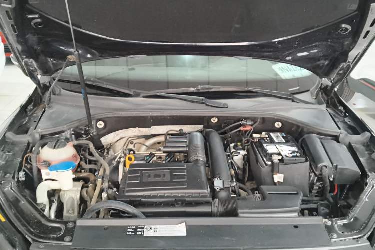 Used Volkswagen Passat 2017 280TSI DSG Luxury Edition Engine Bay