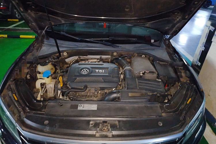 Used Volkswagen Passat 2017 330TSI DSG Luxury Edition Engine Bay