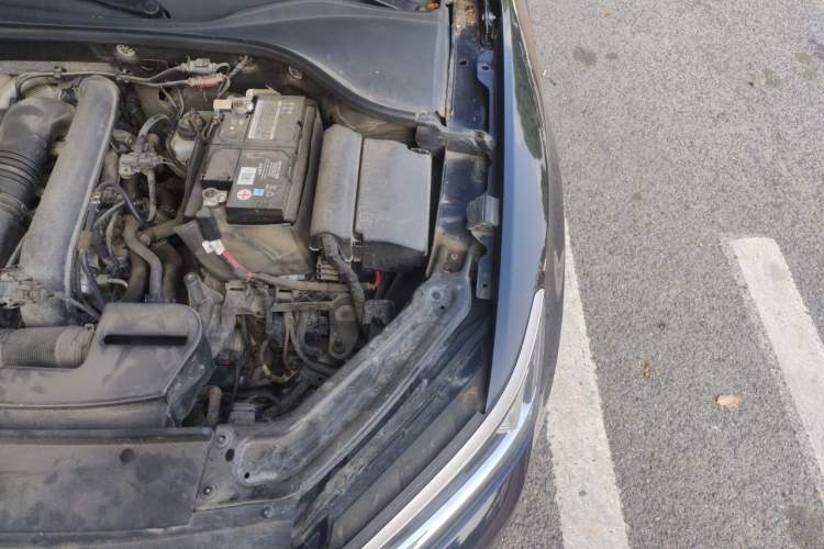 Used Volkswagen Passat 2017 280TSI DSG Luxury Edition Engine Bay Left