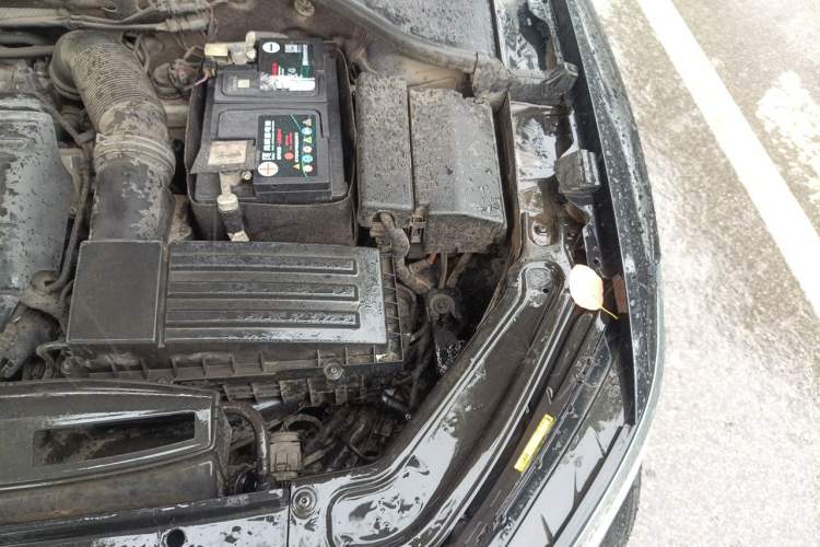 Used Volkswagen Passat 2017 330TSI DSG Luxury Edition Engine Bay Left
