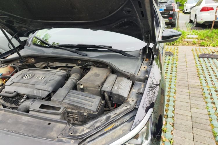 Used Volkswagen Passat 2017 330TSI DSG Luxury Edition Engine Bay Left