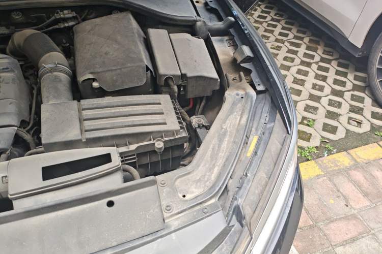 Used Volkswagen Passat 2017 330TSI DSG Luxury Edition Engine Bay Left