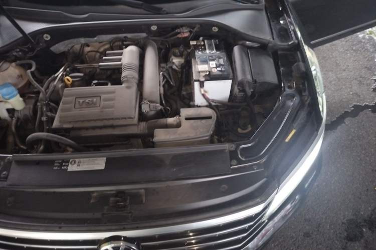 Used Volkswagen Passat 2017 280TSI DSG Luxury Edition Engine Bay Left
