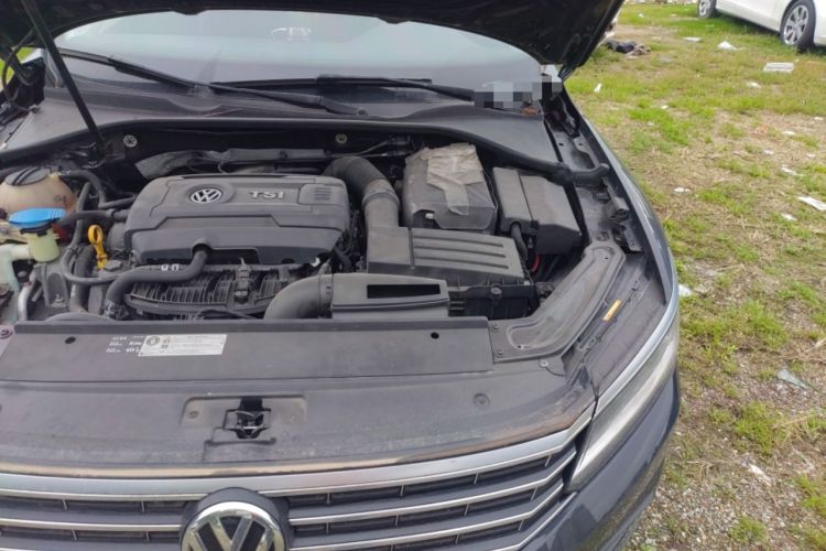Used Volkswagen Passat 2017 330TSI DSG Luxury Edition Engine Bay Left