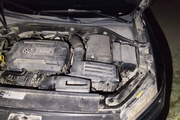 Used Volkswagen Passat 2017 330TSI DSG Luxury Edition Engine Bay Left