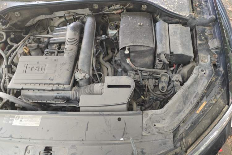Used Volkswagen Passat 2017 280TSI DSG Luxury Edition Engine Bay Left
