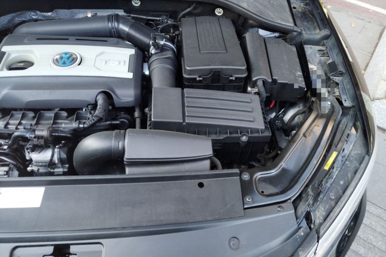 Used Volkswagen Passat 2017 330TSI DSG Luxury Edition Engine Bay Left