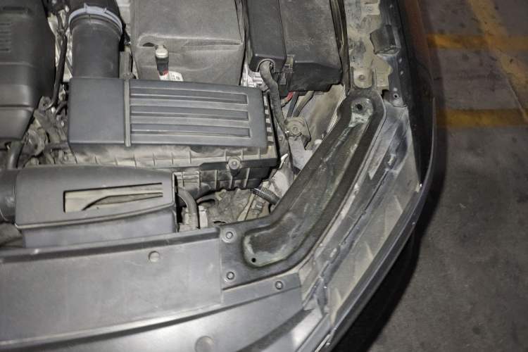Used Volkswagen Passat 2017 330TSI DSG Luxury Edition Engine Bay Left