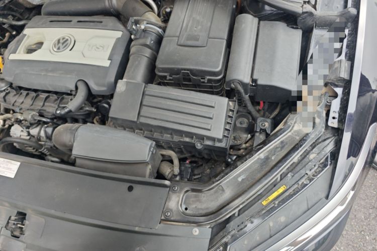 Used Volkswagen Passat 2017 330TSI DSG Luxury Edition Engine Bay Left