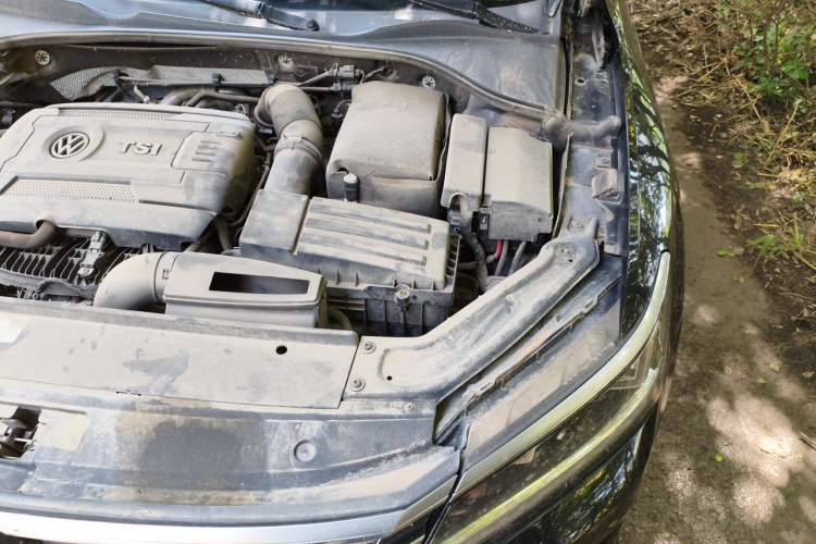 Used Volkswagen Passat 2017 330TSI DSG Luxury Edition Engine Bay Left