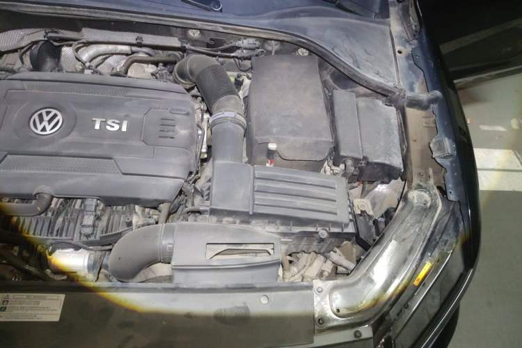 Used Volkswagen Passat 2017 330TSI DSG Luxury Edition Engine Bay Left