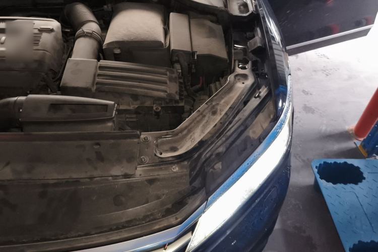 Used Volkswagen Passat 2017 330TSI DSG Luxury Edition Engine Bay Left