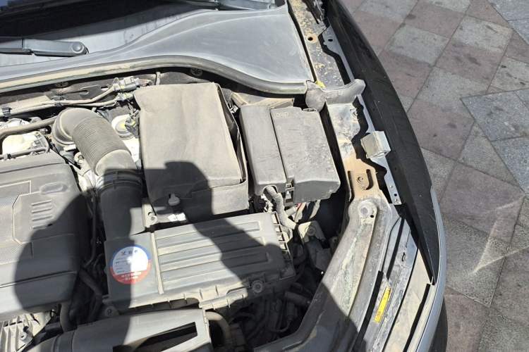 Used Volkswagen Passat 2017 330TSI DSG Luxury Edition Engine Bay Left