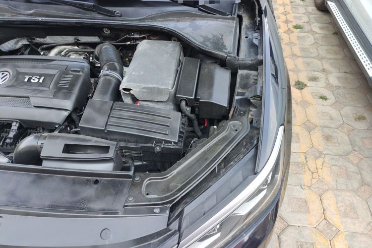 Used Volkswagen Passat 2017 330TSI DSG Luxury Edition Engine Bay Left