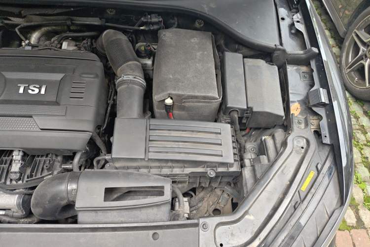Used Volkswagen Passat 2017 330TSI DSG Prestige Edition Engine Bay Left