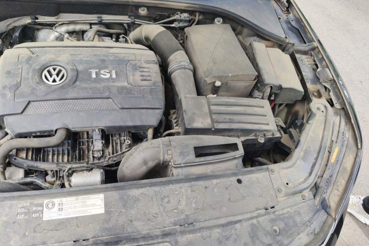 Used Volkswagen Passat 2017 330TSI DSG Luxury Edition Engine Bay Left
