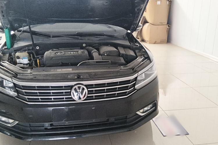 Used Volkswagen Passat 2017 330TSI DSG Luxury Edition Engine Bay Left