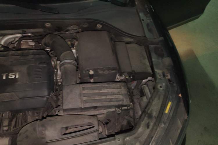 Used Volkswagen Passat 2017 330TSI DSG Prestige Edition Engine Bay Left