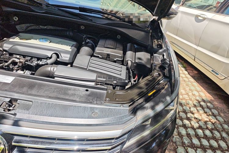 Used Volkswagen Passat 2017 330TSI DSG Luxury Edition Engine Bay Left