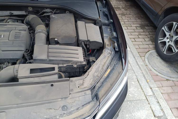 Used Volkswagen Passat 2017 330TSI DSG Luxury Edition Engine Bay Left