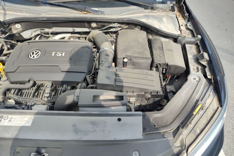 Used Volkswagen Passat 2017 330TSI DSG Luxury Edition Engine Bay Left