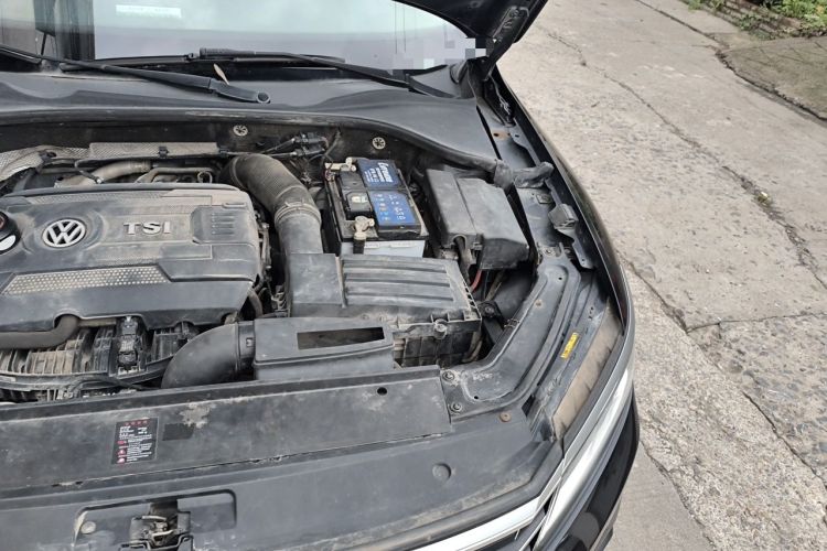 Used Volkswagen Passat 2017 330TSI DSG Luxury Edition Engine Bay Left