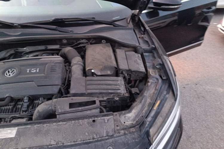 Used Volkswagen Passat 2017 330TSI DSG Luxury Edition Engine Bay Left