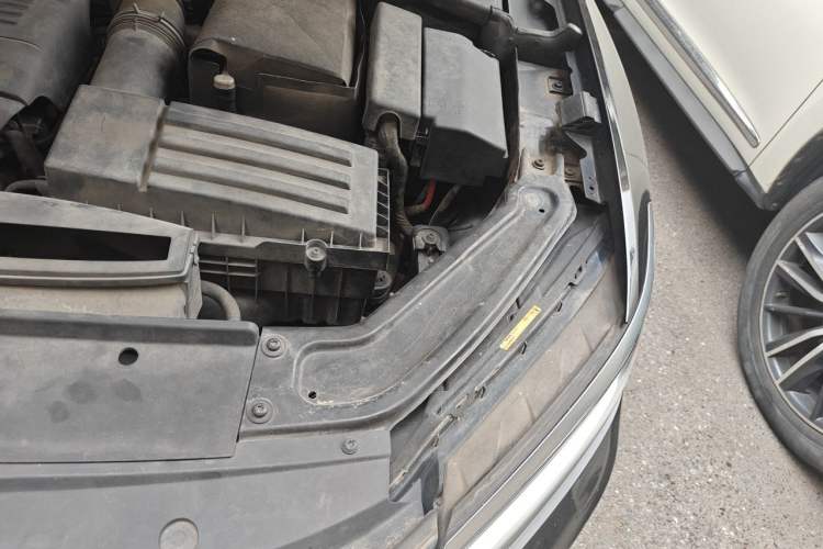 Used Volkswagen Passat 2017 330TSI DSG Luxury Edition Engine Bay Left