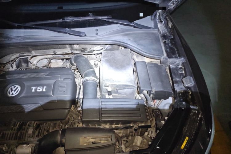 Used Volkswagen Passat 2017 330TSI DSG Luxury Edition Engine Bay Left