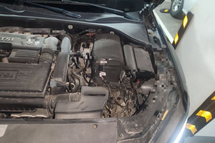 Used Volkswagen Passat 2017 280TSI DSG Luxury Edition Engine Bay Left