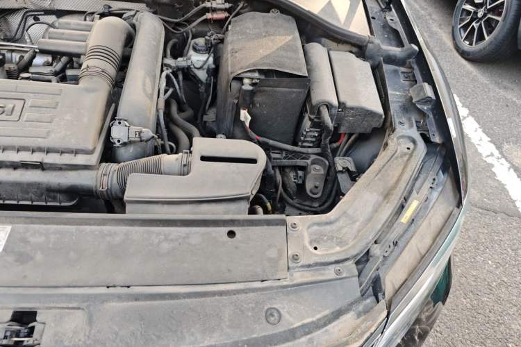Used Volkswagen Passat 2017 280TSI DSG Luxury Edition Engine Bay Left