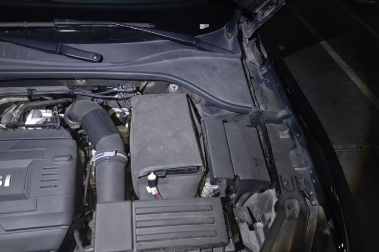 Used Volkswagen Passat 2017 330TSI DSG Luxury Edition Engine Bay Left