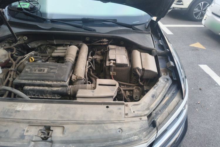 Used Volkswagen Passat 2017 280TSI DSG Luxury Edition Engine Bay Left