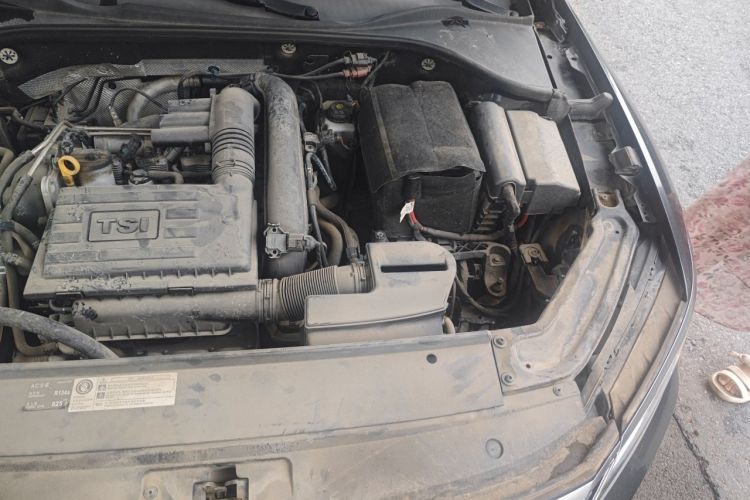 Used Volkswagen Passat 2017 280TSI DSG Luxury Edition Engine Bay Left