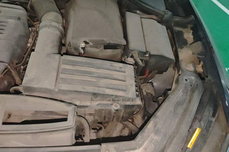 Used Volkswagen Passat 2017 330TSI DSG Luxury Edition Engine Bay Left