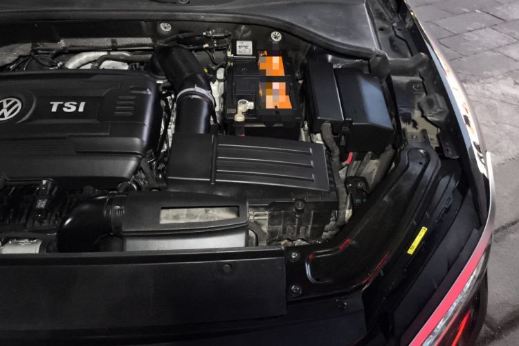 Used Volkswagen Passat 2017 330TSI DSG Luxury Edition Engine Bay Left