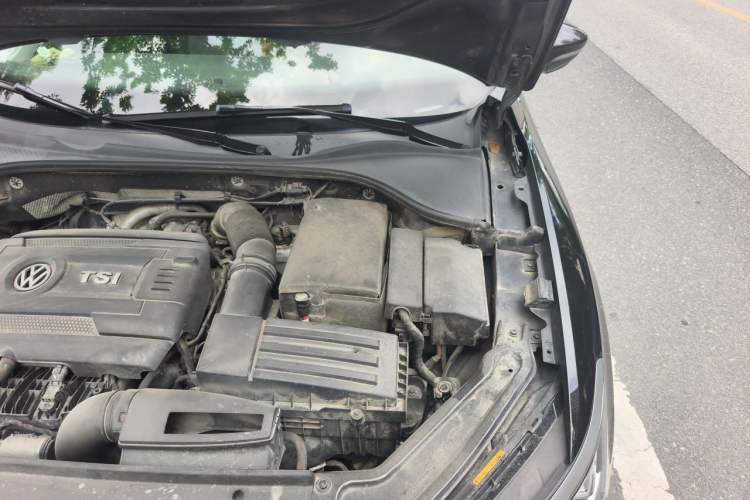 Used Volkswagen Passat 2017 330TSI DSG Luxury Edition Engine Bay Left