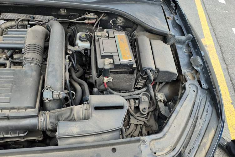 Used Volkswagen Passat 2017 280TSI DSG Luxury Edition Engine Bay Left