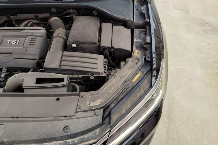 Used Volkswagen Passat 2017 330TSI DSG Prestige Edition Engine Bay Left