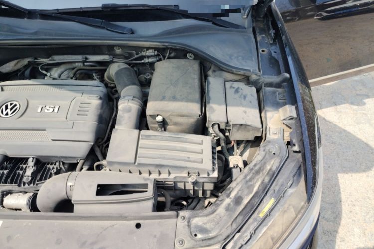 Used Volkswagen Passat 2017 330TSI DSG Luxury Edition Engine Bay Left