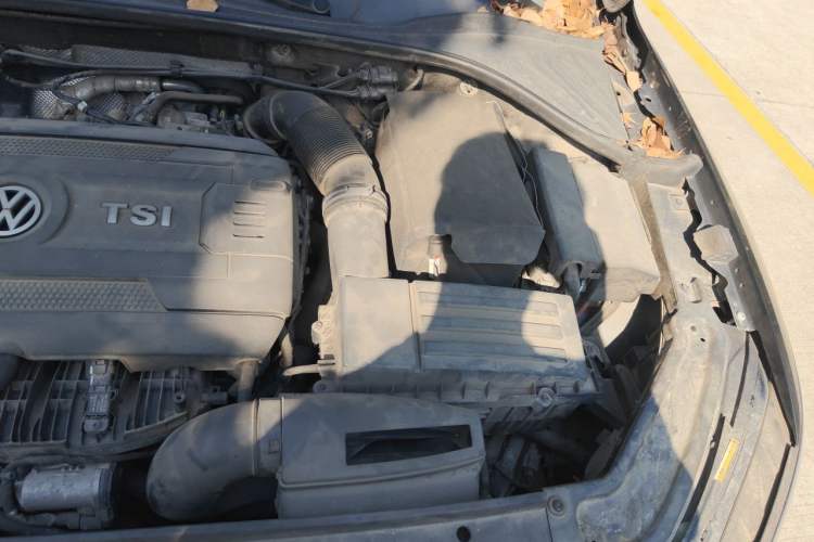 Used Volkswagen Passat 2017 330TSI DSG Luxury Edition Engine Bay Left