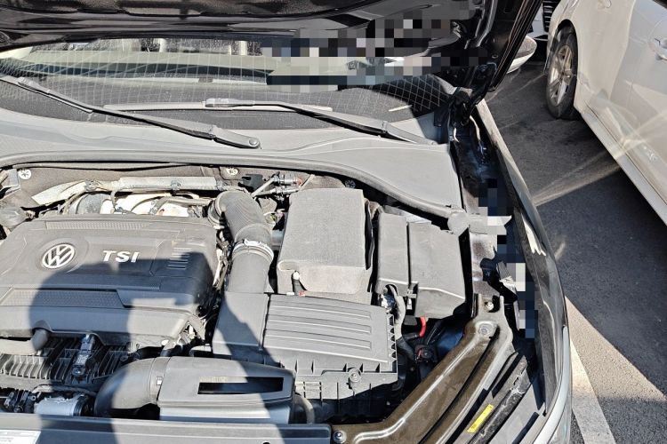 Used Volkswagen Passat 2017 330TSI DSG Luxury Edition Engine Bay Left
