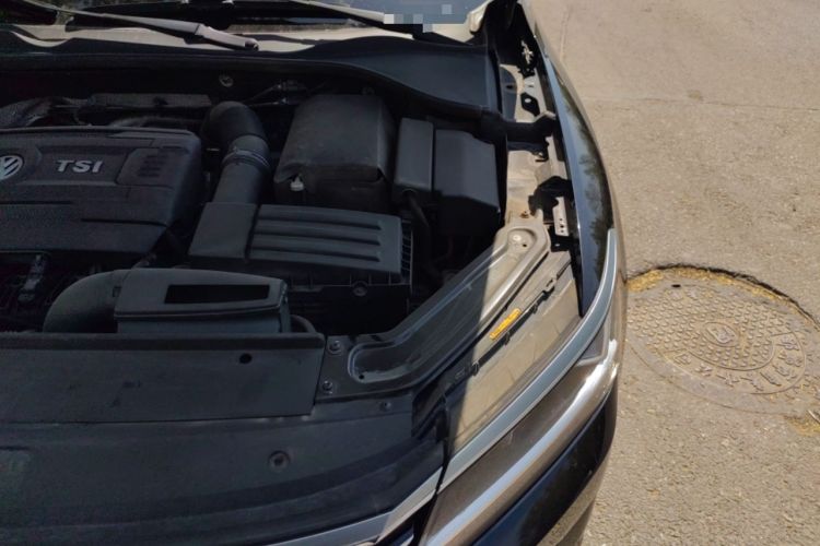 Used Volkswagen Passat 2017 330TSI DSG Luxury Edition Engine Bay Left