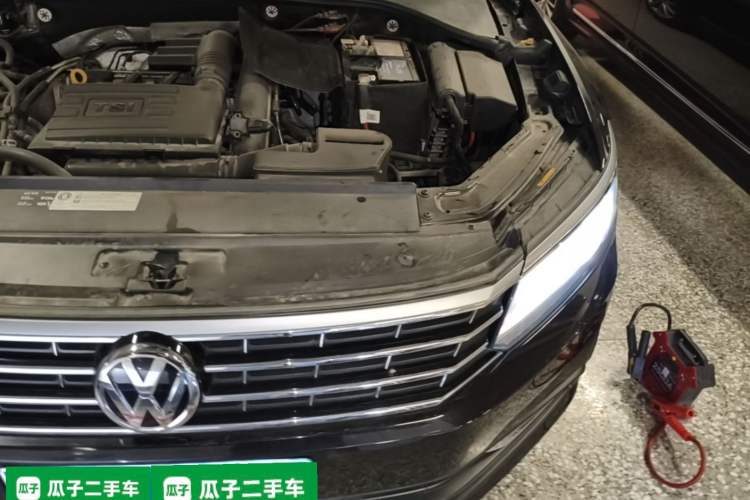 Used Volkswagen Passat 2017 280TSI DSG Luxury Edition Engine Bay Left