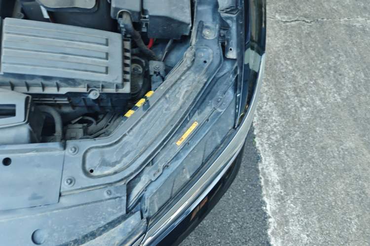 Used Volkswagen Passat 2017 330TSI DSG Luxury Edition Engine Bay Left