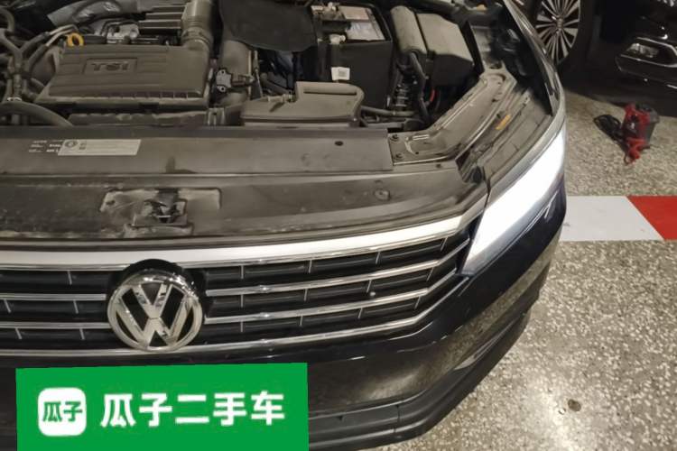 Used Volkswagen Passat 2017 280TSI DSG Luxury Edition Engine Bay Left