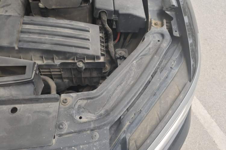 Used Volkswagen Passat 2017 330TSI DSG Luxury Edition Engine Bay Left