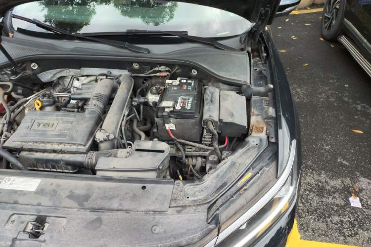Used Volkswagen Passat 2017 280TSI DSG Luxury Edition Engine Bay Left