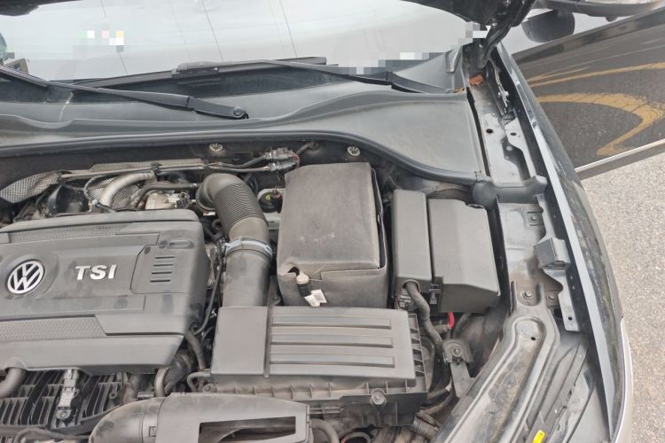Used Volkswagen Passat 2017 330TSI DSG Luxury Edition Engine Bay Left